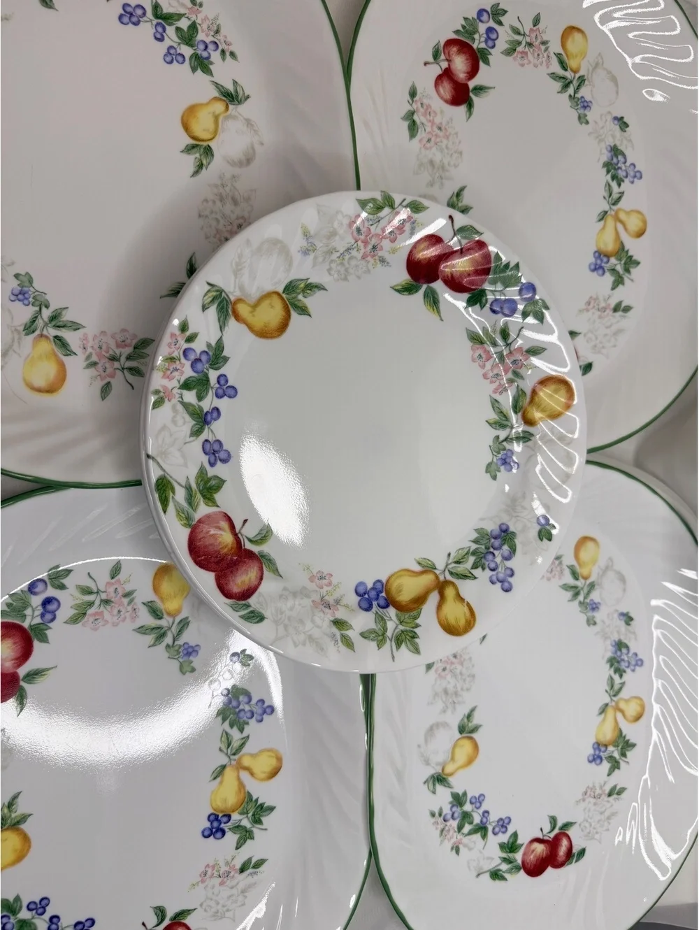 Corelle Chutney Fruit Swirl 4 Plates 4 Platters Set